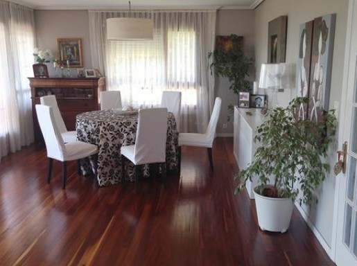 Piso Tipo Duplex en venta en Santander con 5 habitaciones, 3 baños y 184 m2 por 675.000 € Piso Tipo Duplex en venta en Santander con 5 habitaciones, 3 baños y 184 m2 por 675.000 €