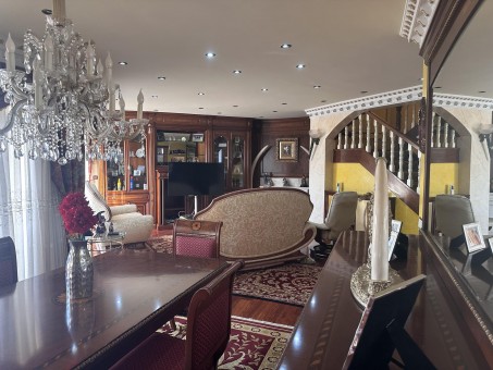 Chalet individual con pisicina