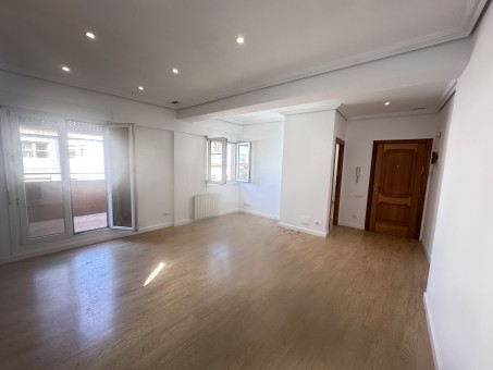 Piso con terrazas y vistas