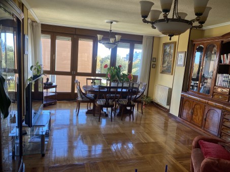 piso con garaje cerrado  