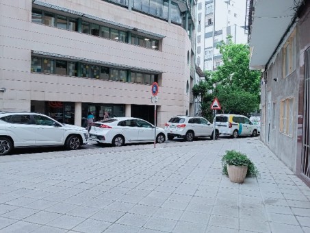 VIVIENDA EN EL CENTRO .