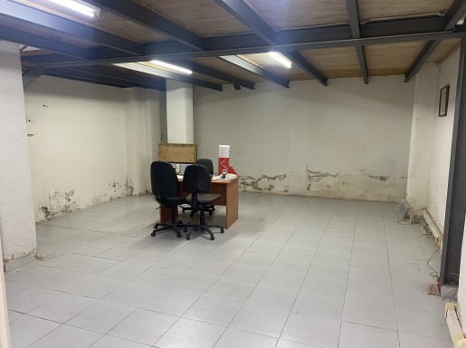 Local comercial en alquiler en Santander con 100 m2 por 695 €/mes