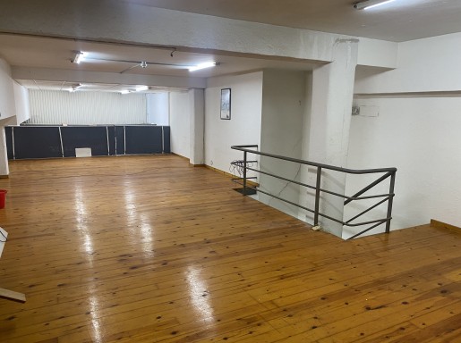 Local comercial en alquiler en Santander con 100 m2 por 695 €/mes