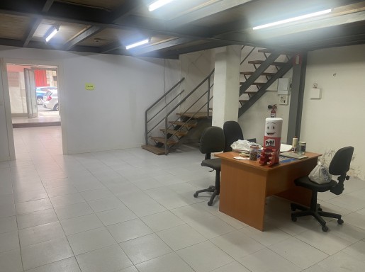 Local comercial en alquiler en Santander con 100 m2 por 695 €/mes