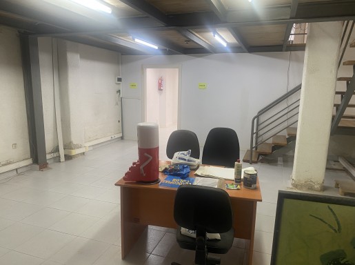 Local comercial en alquiler en Santander con 100 m2 por 695 €/mes