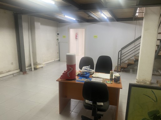 Local comercial en alquiler en Santander con 100 m2 por 695 €/mes