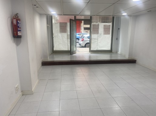 Local comercial en alquiler en Santander con 100 m2 por 695 €/mes