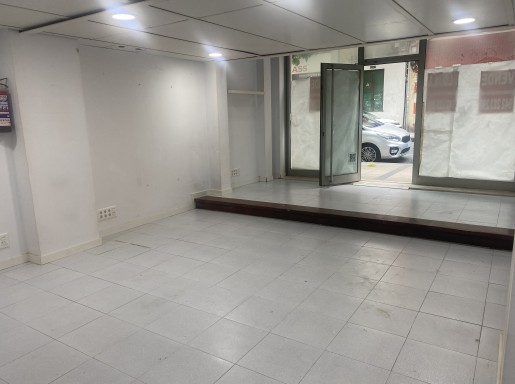 Local comercial en alquiler en Santander con 100 m2 por 695 €/mes