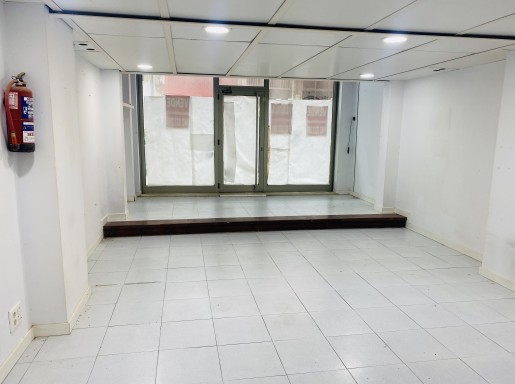 Local comercial en alquiler en Santander con 100 m2 por 695 €/mes