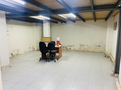 Local comercial en alquiler en Santander con 100 m2 por 695 €/mes