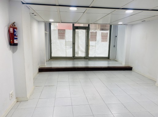 Local comercial en alquiler en Santander con 100 m2 por 695 €/mes