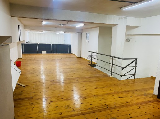 Local comercial en alquiler en Santander con 100 m2 por 695 €/mes