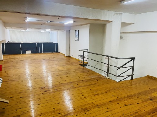 Local comercial en alquiler en Santander con 100 m2 por 695 €/mes