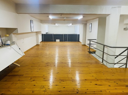 Local comercial en alquiler en Santander con 100 m2 por 695 €/mes