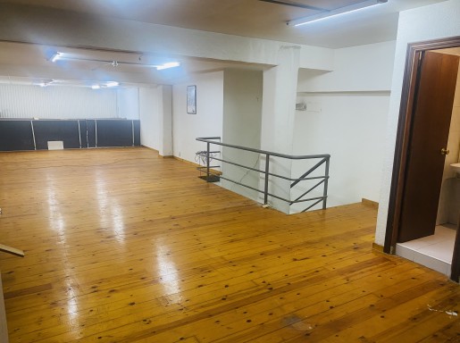 Local comercial en alquiler en Santander con 100 m2 por 695 €/mes