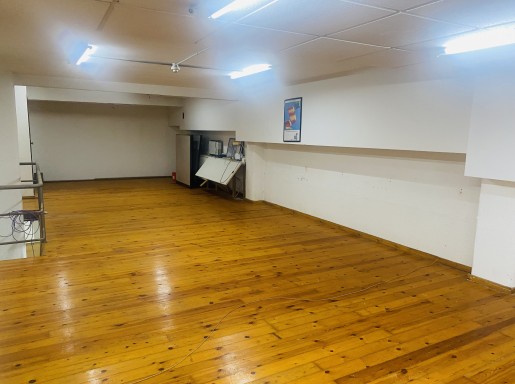 Local comercial en alquiler en Santander con 100 m2 por 695 €/mes