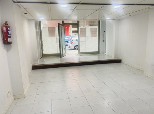 Local comercial en alquiler en Santander con 100 m2 por 695 €/mes