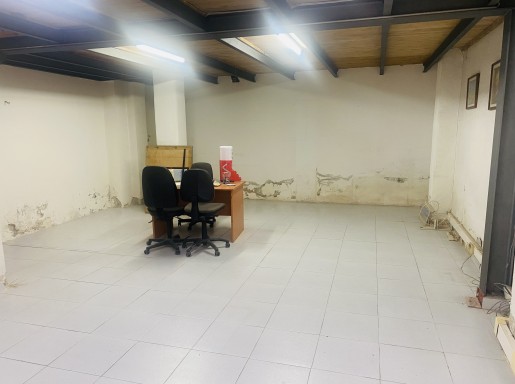 Local comercial en alquiler en Santander con 100 m2 por 695 €/mes