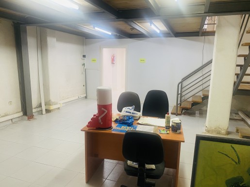 Local comercial en alquiler en Santander con 100 m2 por 695 €/mes