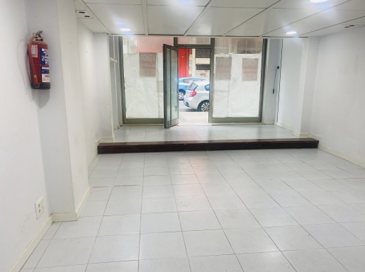 Local comercial en alquiler en Santander con 100 m2 por 695 €/mes