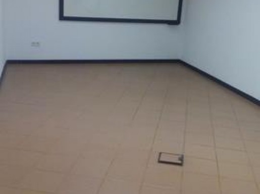 Local comercial en alquiler en Santander con 2 baños y 320 m2 por 2.900 €/mes
