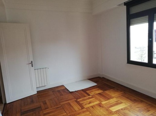 PISO SEÑORIAL Y AMPLIO CENTRO