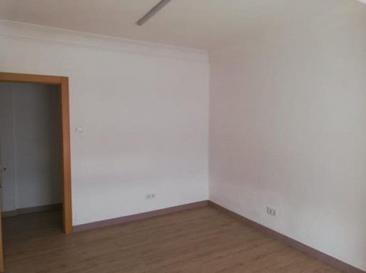 ALQUILER OFICINA AMPLIA CENTRO