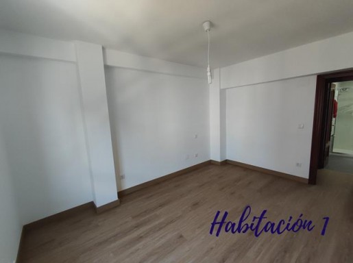 Piso Centro vacio 3 habitc