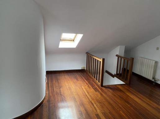 Duplex con garaje y vistas 