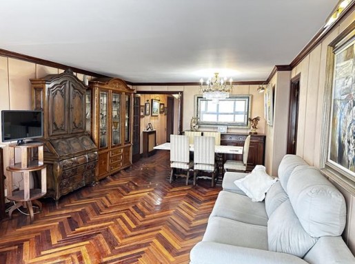 Piso  con vistas y garaje