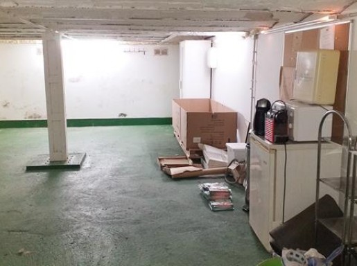 local reformado en dos plantas