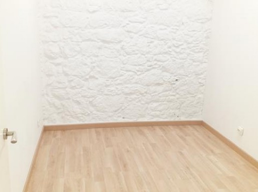 local reformado en dos plantas