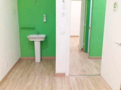 local reformado en dos plantas