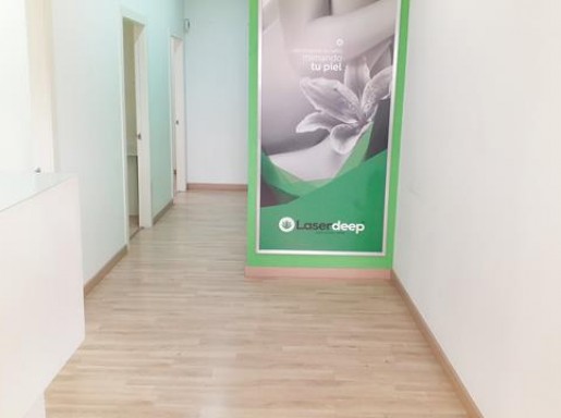 local reformado en dos plantas