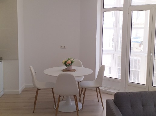 PISO REFORMADO,  EN EL CENTRO