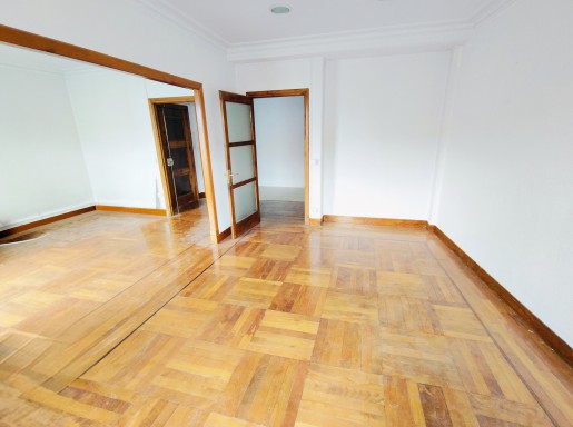 Buen piso centro 5 habitacione