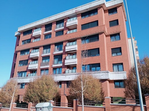 escelente piso garaje y traste