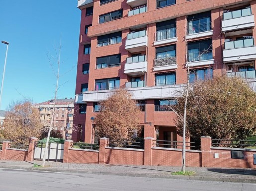 escelente piso garaje y traste