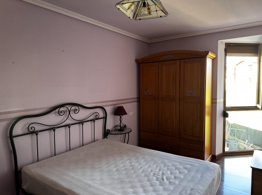 Chalet con porche y jardin