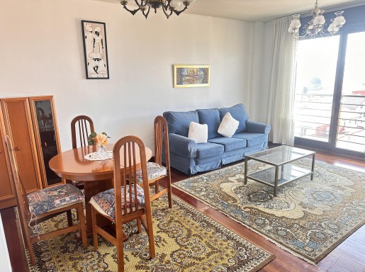 Piso amplio con trastero 