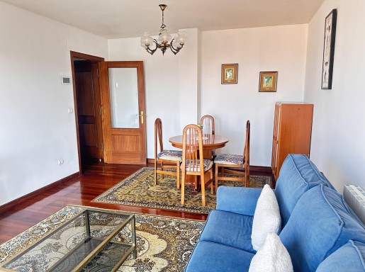 Piso amplio con trastero 