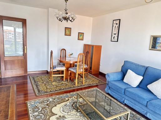 Piso amplio con trastero 