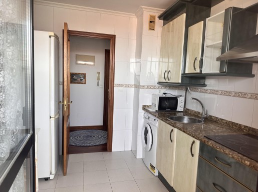 Piso amplio con trastero 