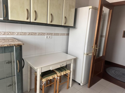 Piso amplio con trastero 