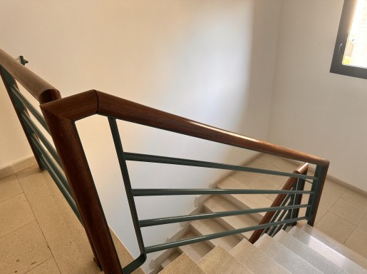 Piso amplio con trastero 