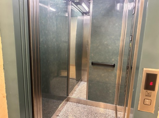 Piso amplio con trastero 