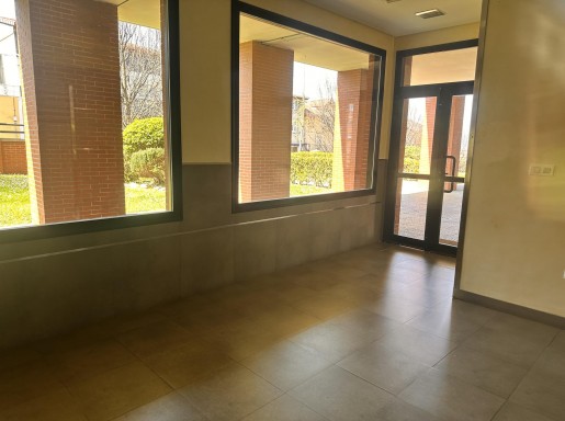 Piso amplio con trastero 