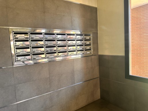 Piso amplio con trastero 