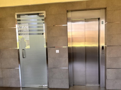 Piso amplio con trastero 