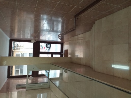 EXCELENTE LOCAL CON ASCENSOR